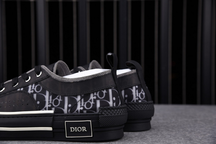 b23 oblique sneaker
