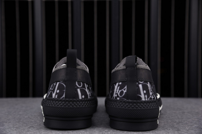 b23 oblique sneaker