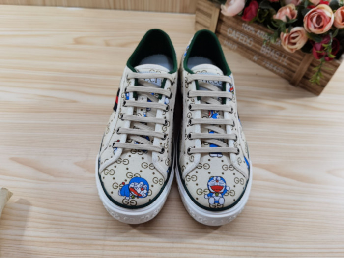 gu low top sneaker