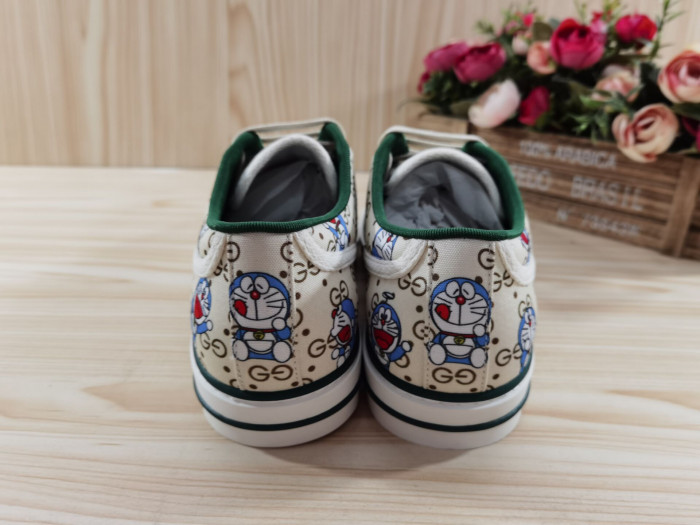 gu low top sneaker