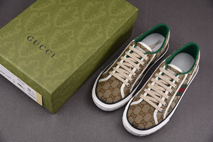 gu low top sneaker