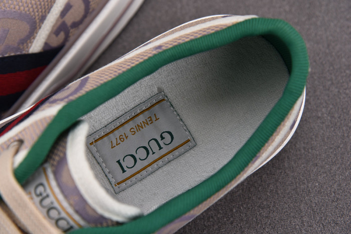 gu low top sneaker