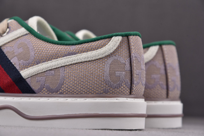 gu low top sneaker