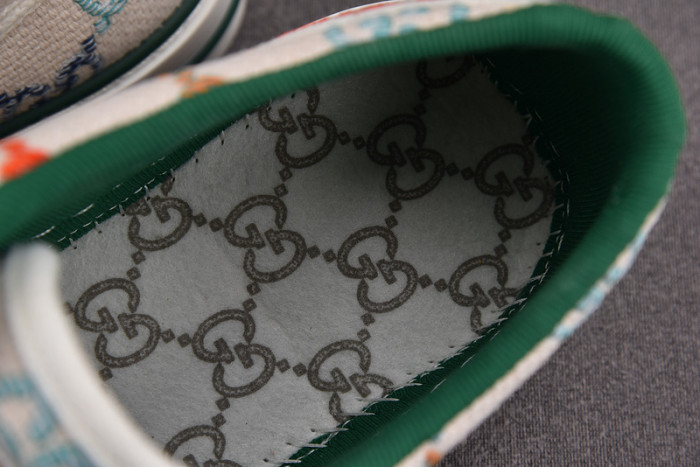 gu low top sneaker