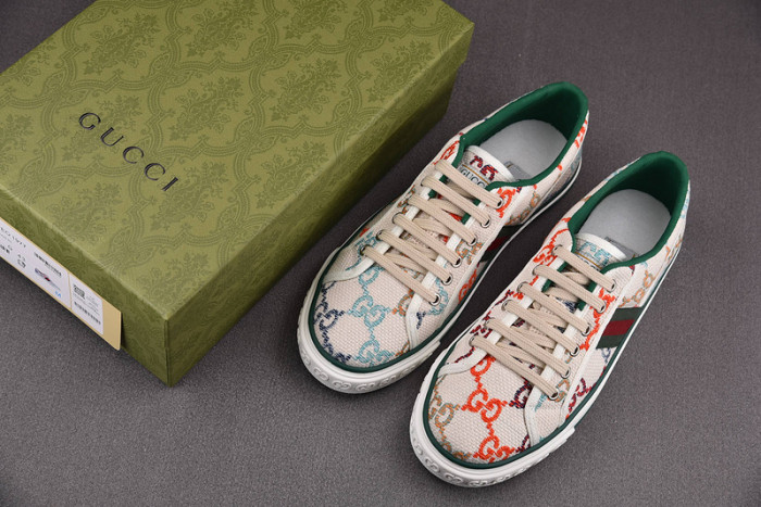 gu low top sneaker