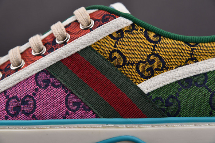 gu low top sneaker