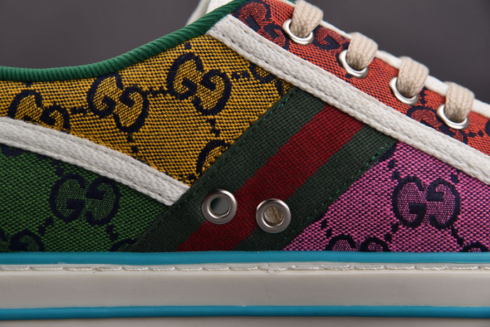 gu low top sneaker