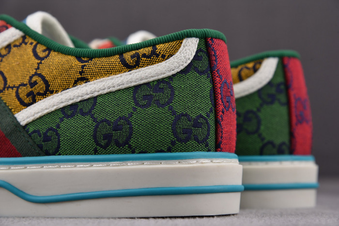 gu low top sneaker