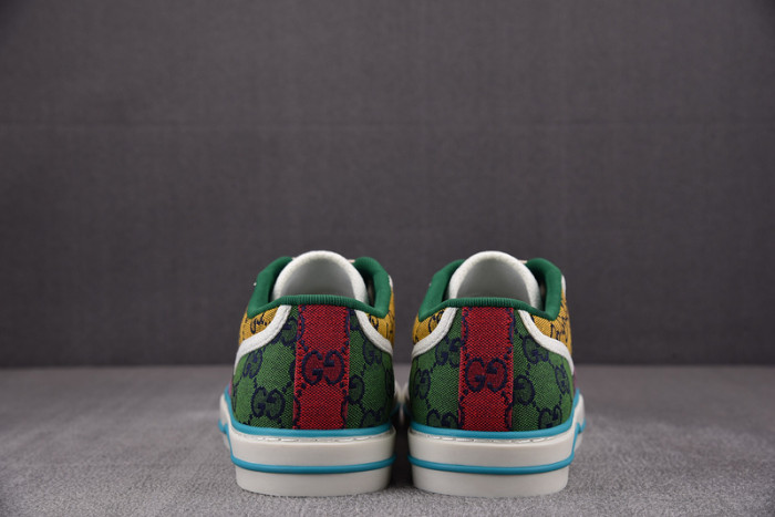 gu low top sneaker