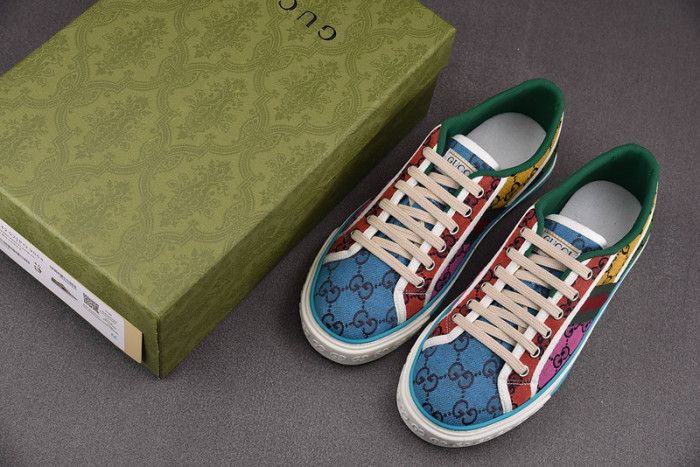 gu low top sneaker