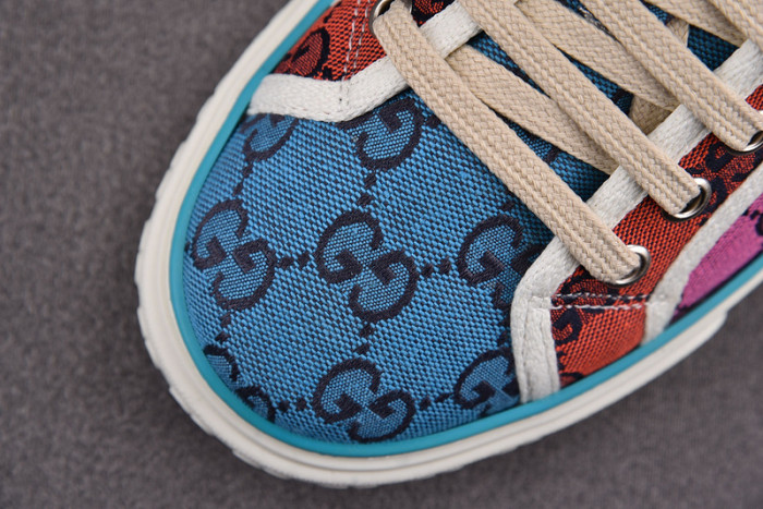 gu low top sneaker