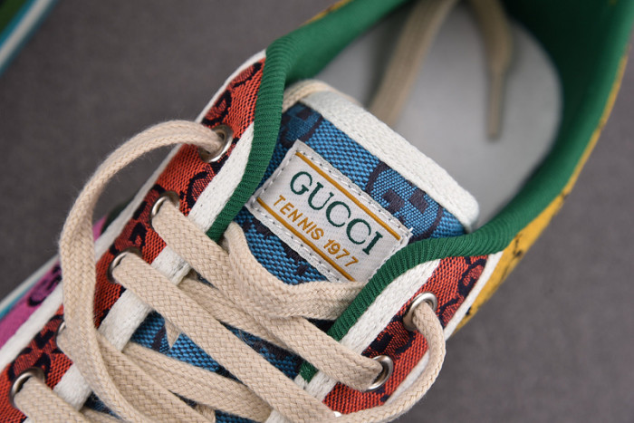 gu low top sneaker