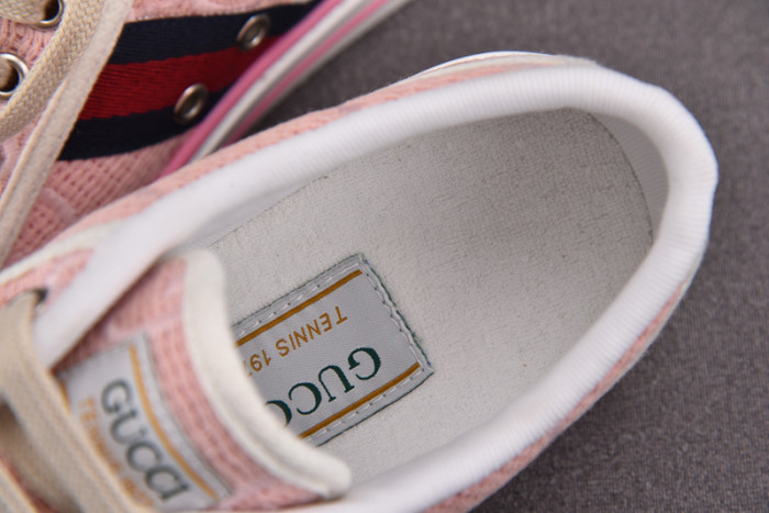 gu low top sneaker