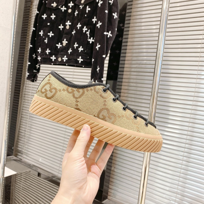 gu low top sneaker