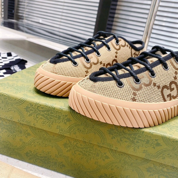 gu low top sneaker