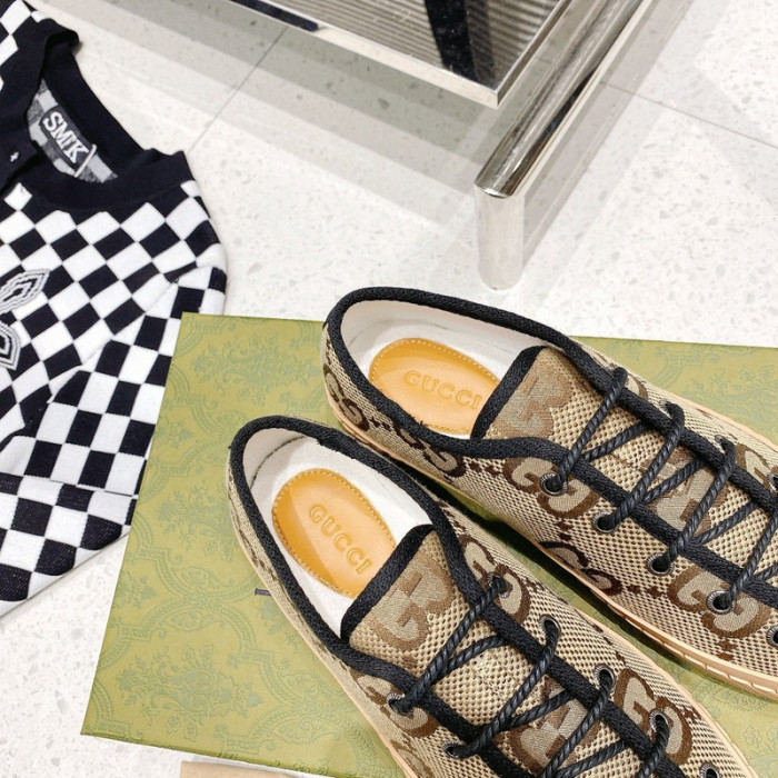 gu low top sneaker