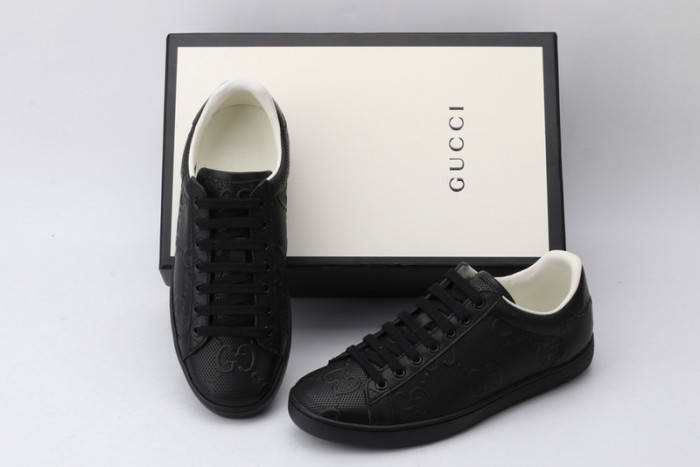 gu low top sneaker