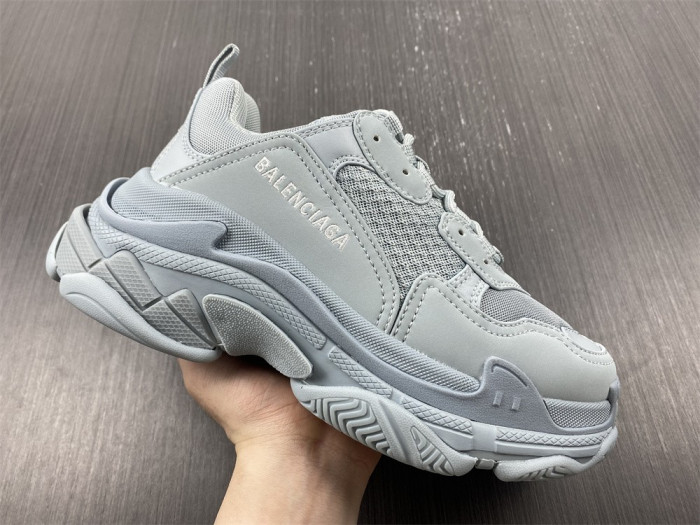 balen triple s pale blue 524039 w2fw1 4700