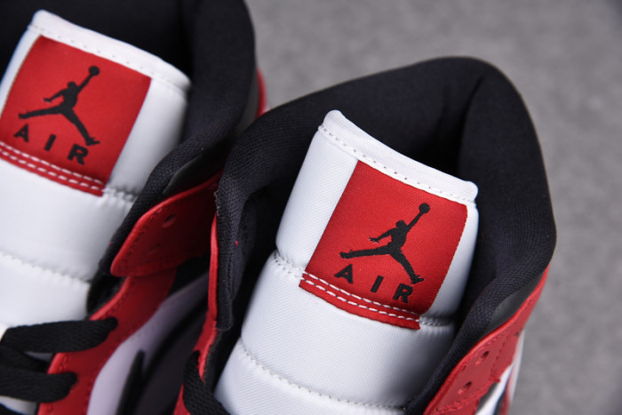 air jordan 1 mid chicago toe 554724-069