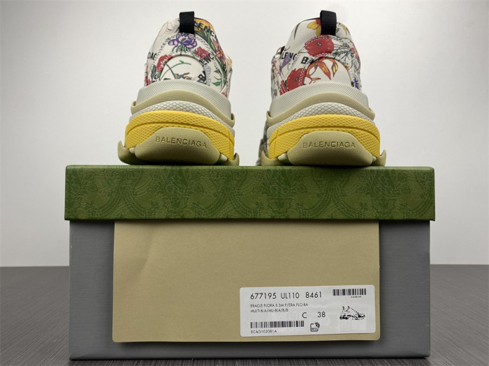 gu x balen the hacker project triple s flora print (w) 677195 ul110 8461
