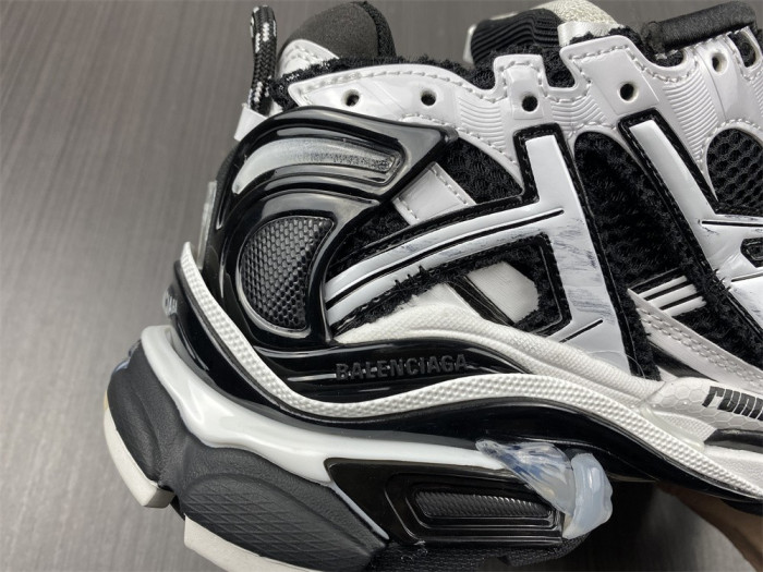 balen black & white runner sneakers 677402 w3rb2 9010