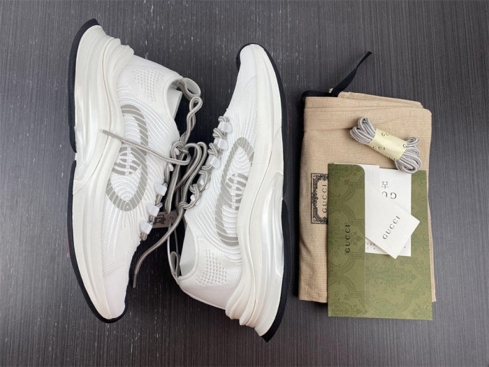 gu run sneaker