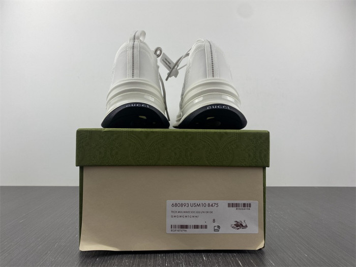 gu run sneaker