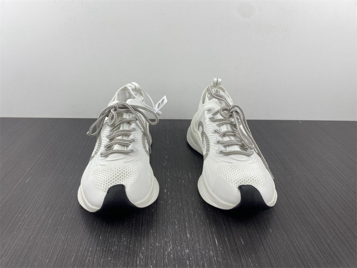 gu run sneaker