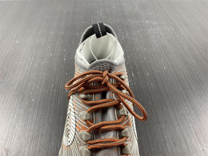 gu run sneaker