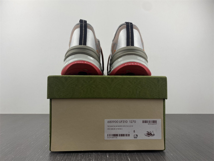 gu run sneaker