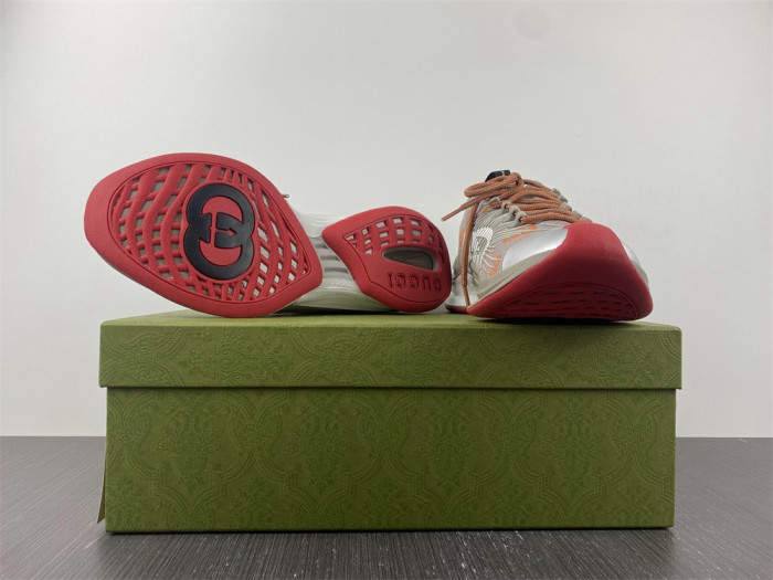 gu run sneaker