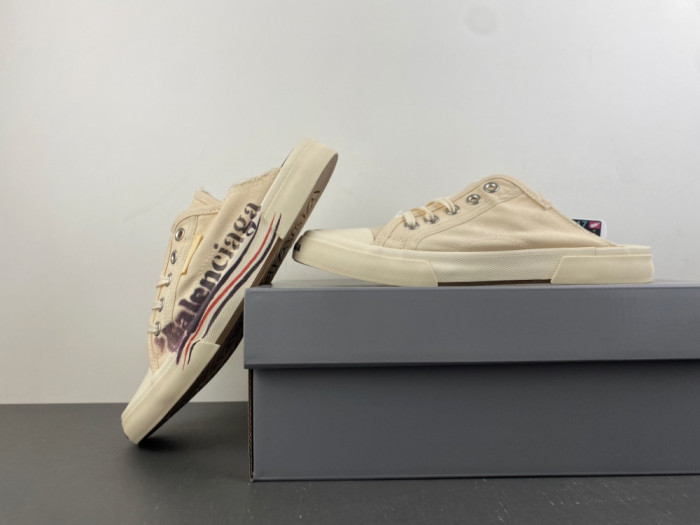 Balen Wmns Graffiti Paris Mule 