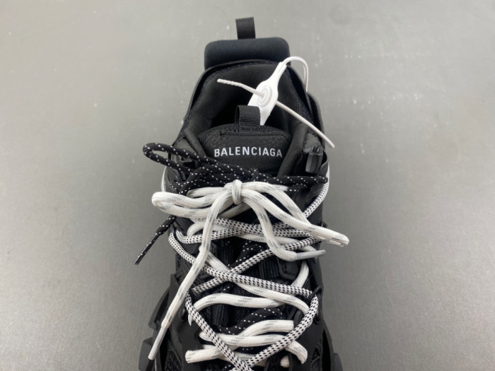 Balen Track Sneakers 3.0 800592 WTRHK 1020