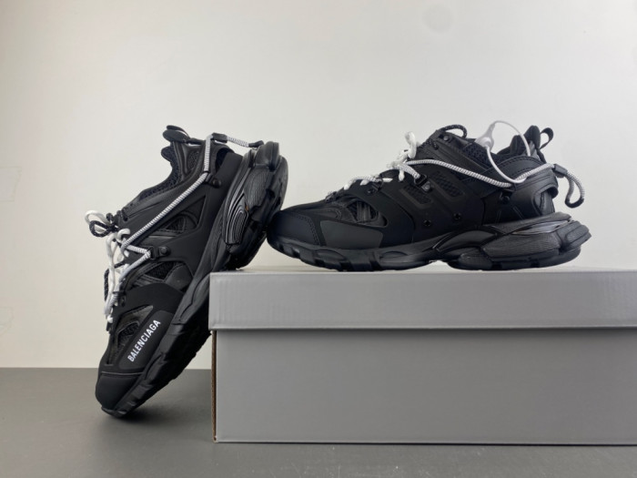 Balen Track Sneakers 3.0 800592 WTRHK 1020