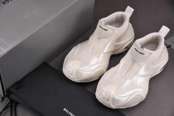 Balen Basketball Sneakers 824909 WBKBM 9000