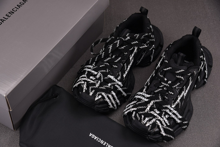 BALEN 3XL SNEAKER 825597 W3XH1 1000