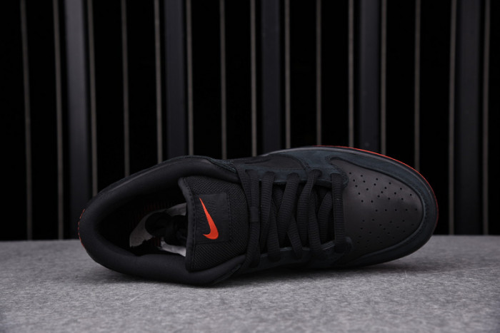 nike sb dunk low black pigeon 883232-008