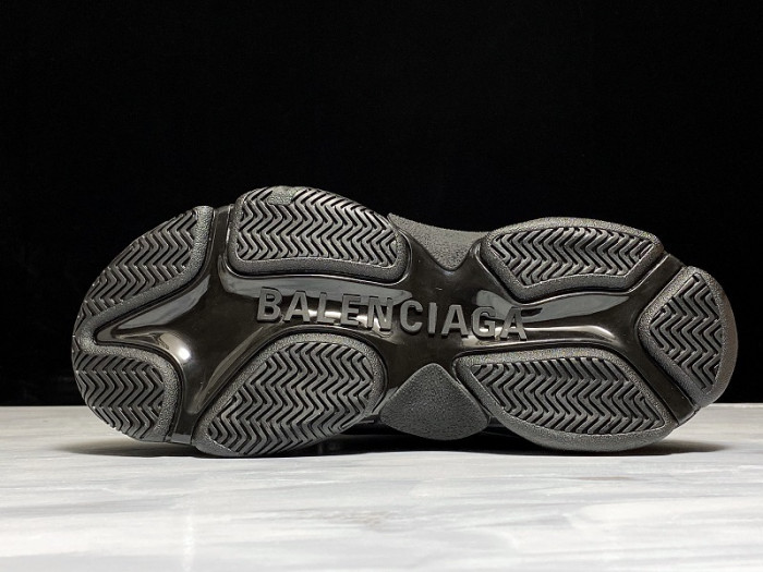 balen triple s trainers black letters 541624 w09o1 9013