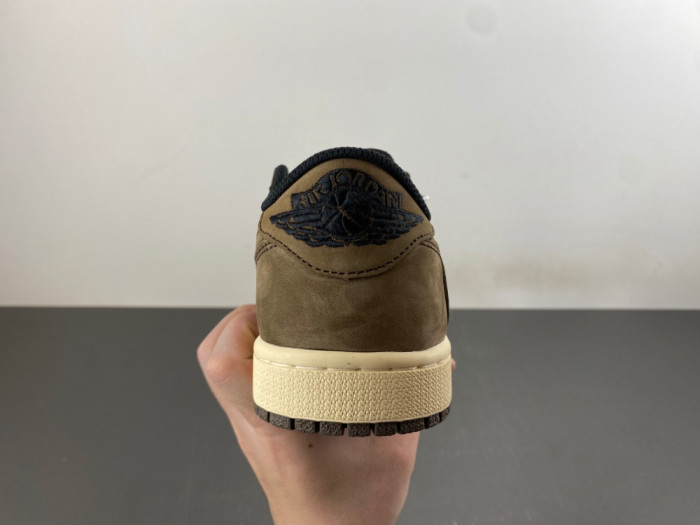 Travis Scott x Air Jordan 1 Low brown