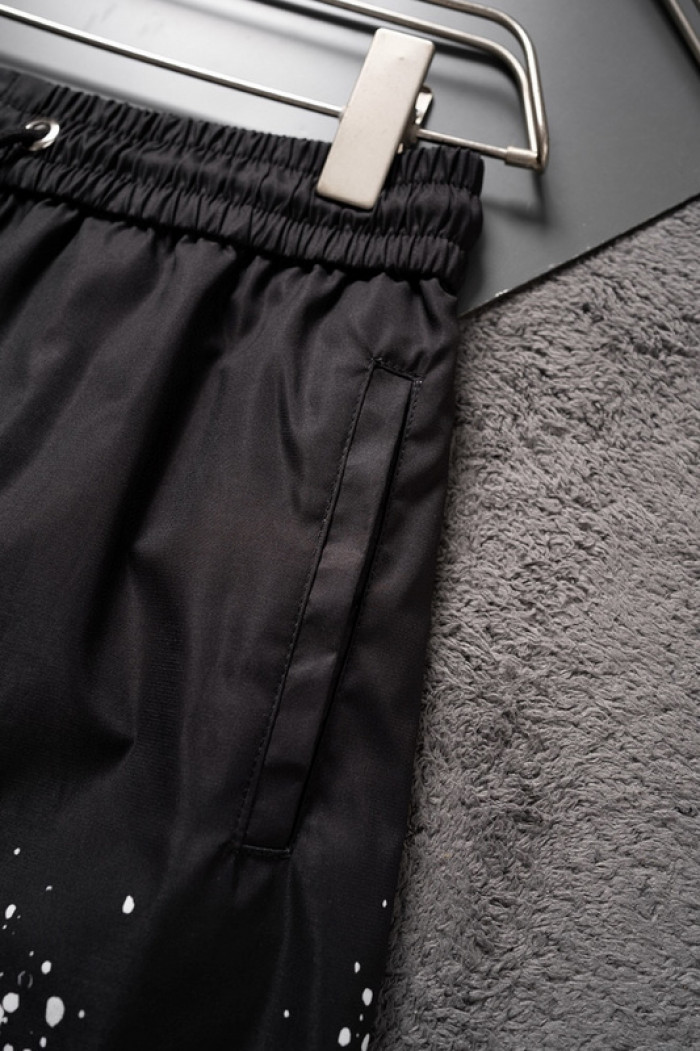 L1vv Short