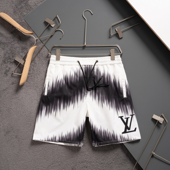 L1vv Short
