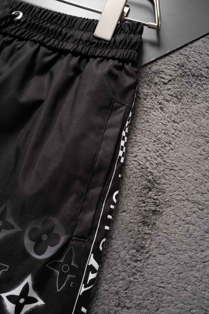 L1vv Short