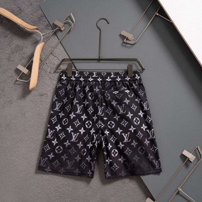 L1vv Short