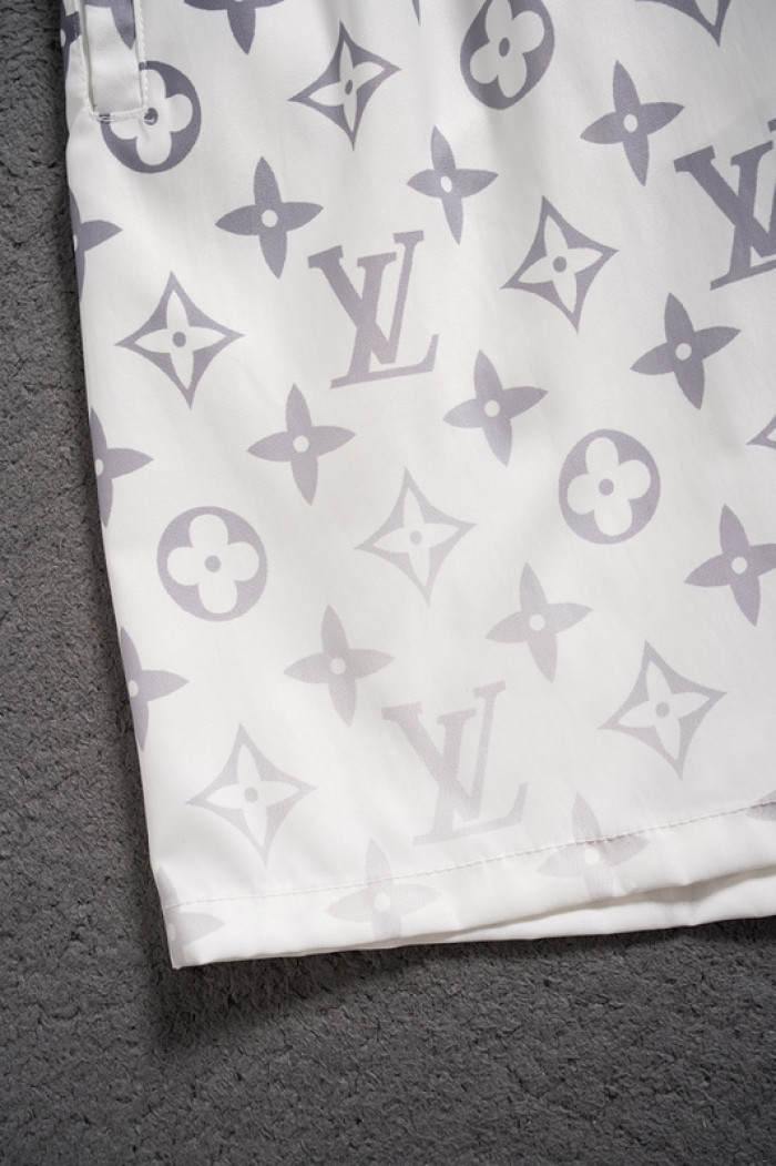 L1vv Short