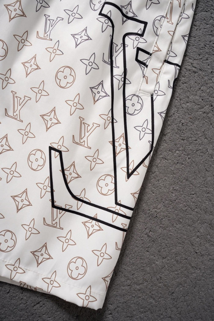 L1vv Short