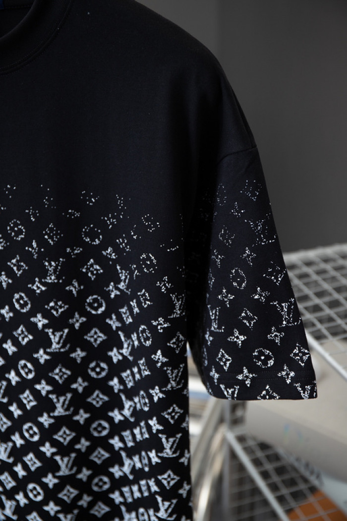 L1vv T-Shirt