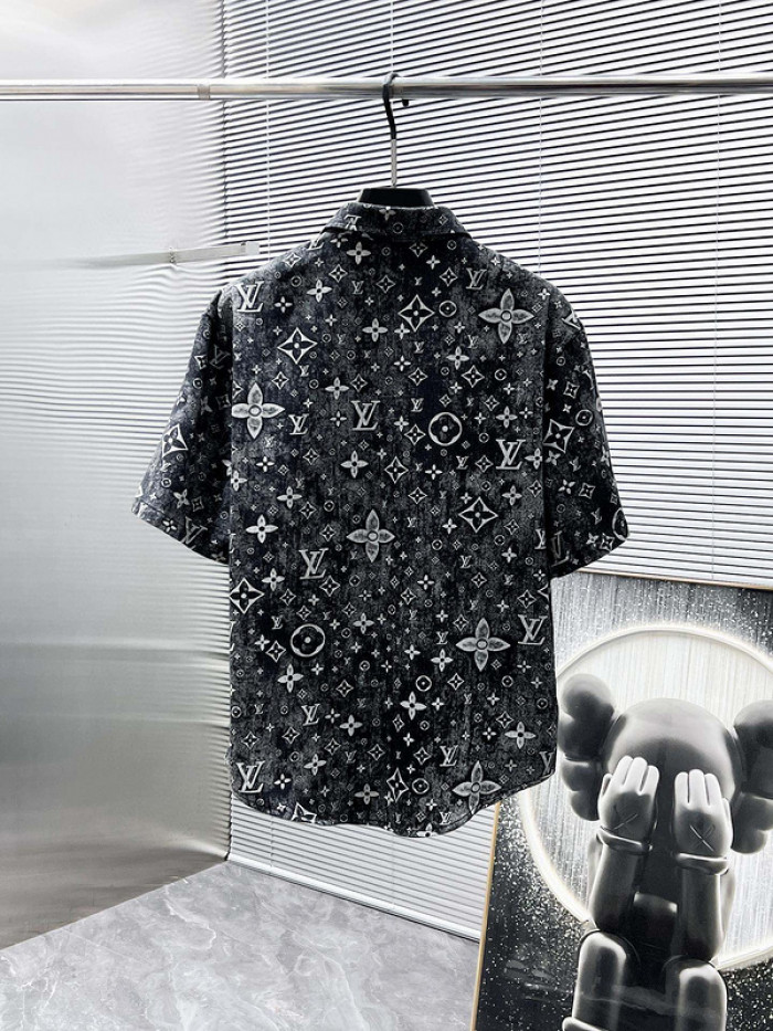 L1VV Suits