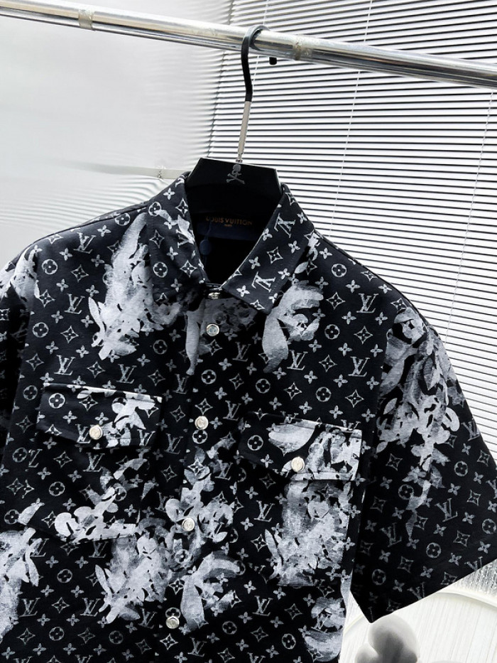 L1VV Suits