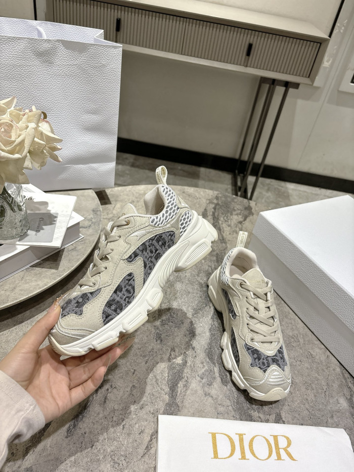 D1OR Chrono Sneaker