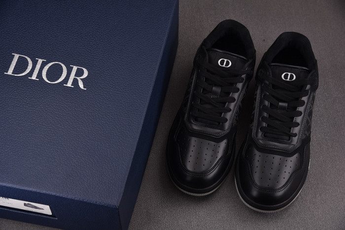 B27 SNEAKER
